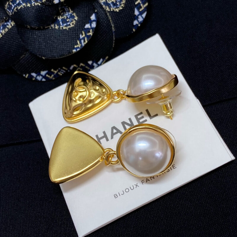 Vintage Pearl Earrings