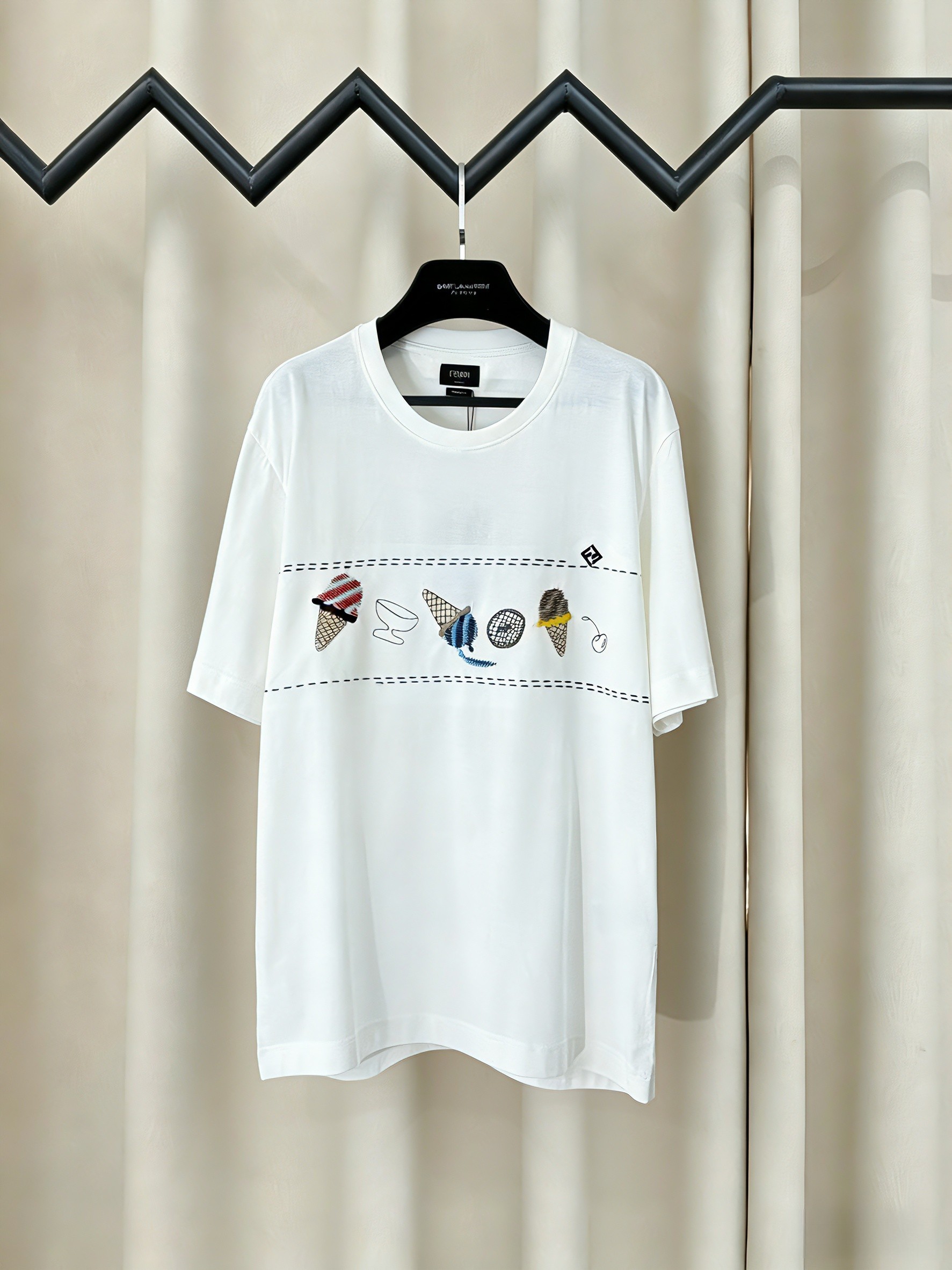 FENDI Casual Short T-shirt - Image 3