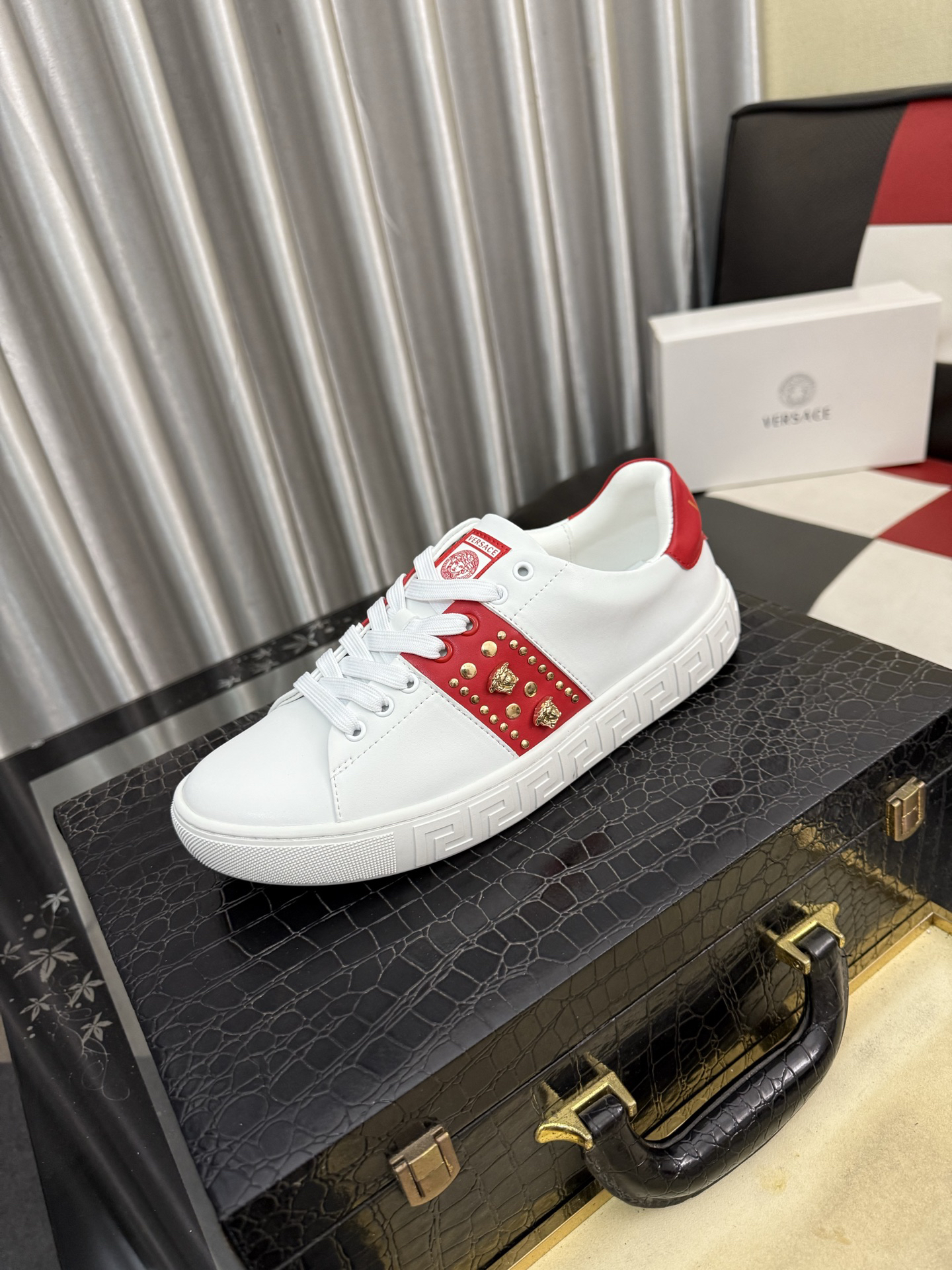 VERSACE Rad&White Casual Shoes - Image 3