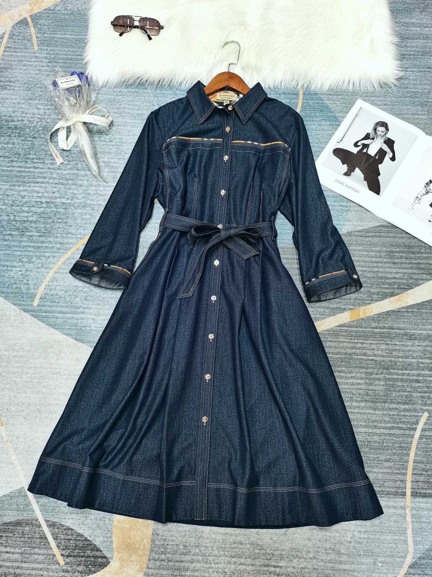 Burberry dress - Image 2