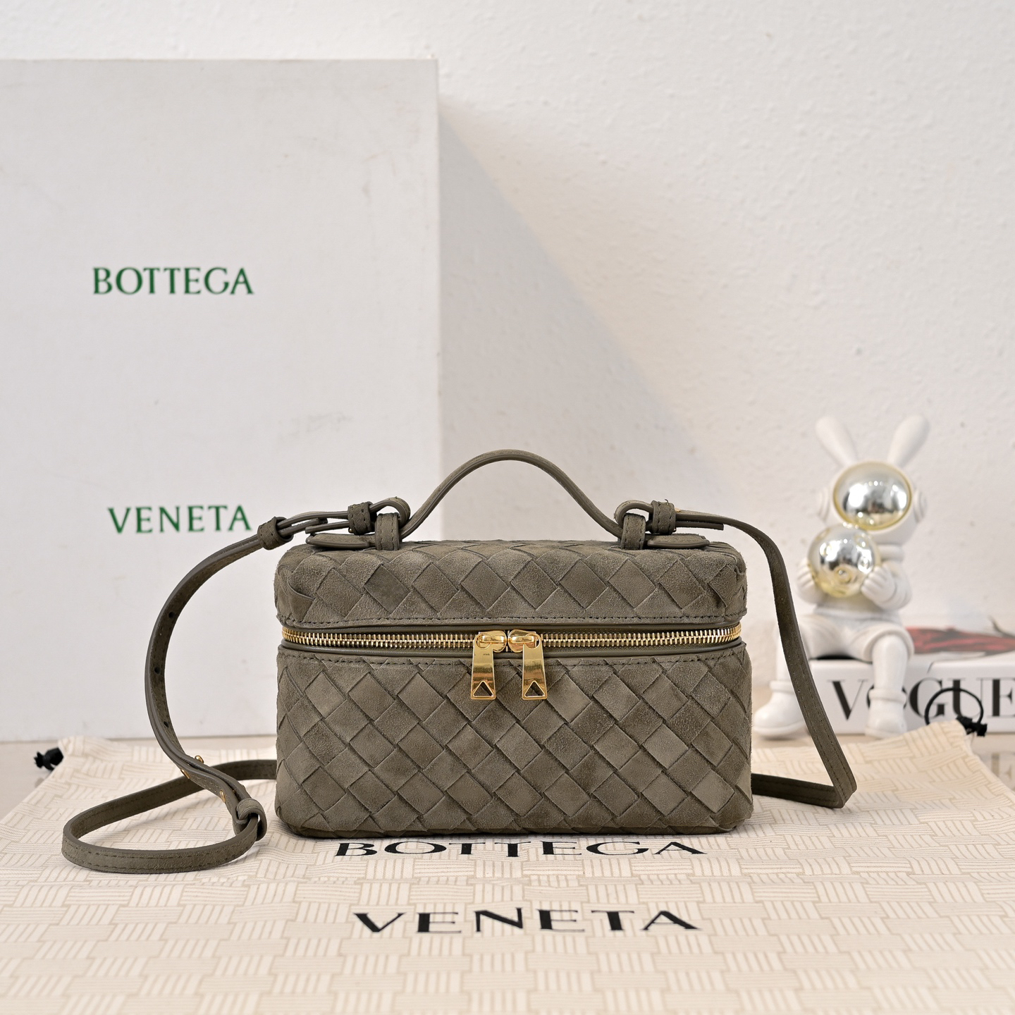 Vanity Case Suede Makeup Bag Dimensions: 22x12.5x5 cm - Image 2
