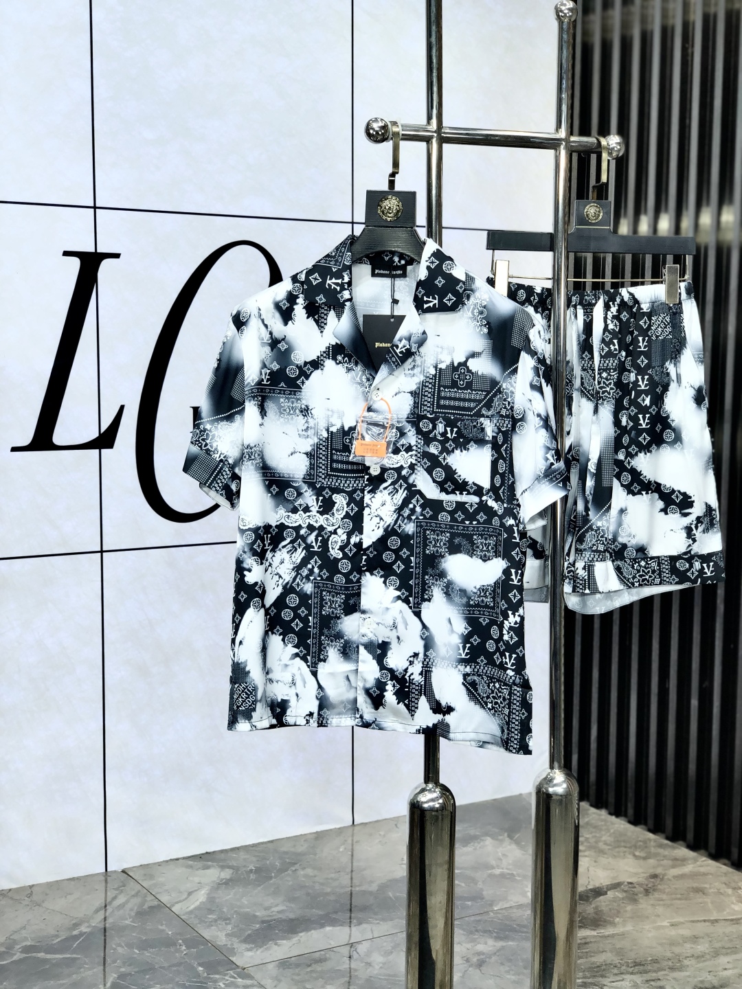 Louis Vuitton Suit - Image 2