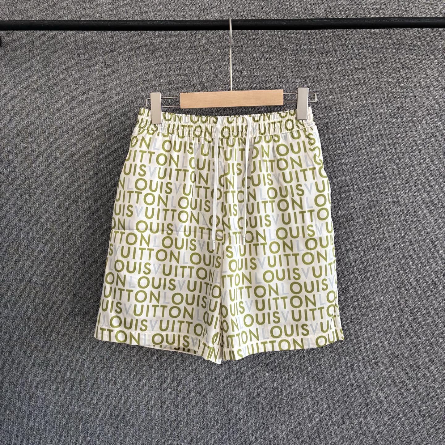LV Kids shorts - Image 4