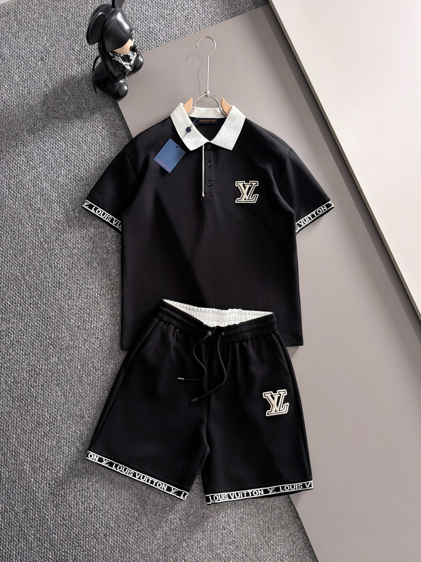Louis Vuitton Suit - Image 3