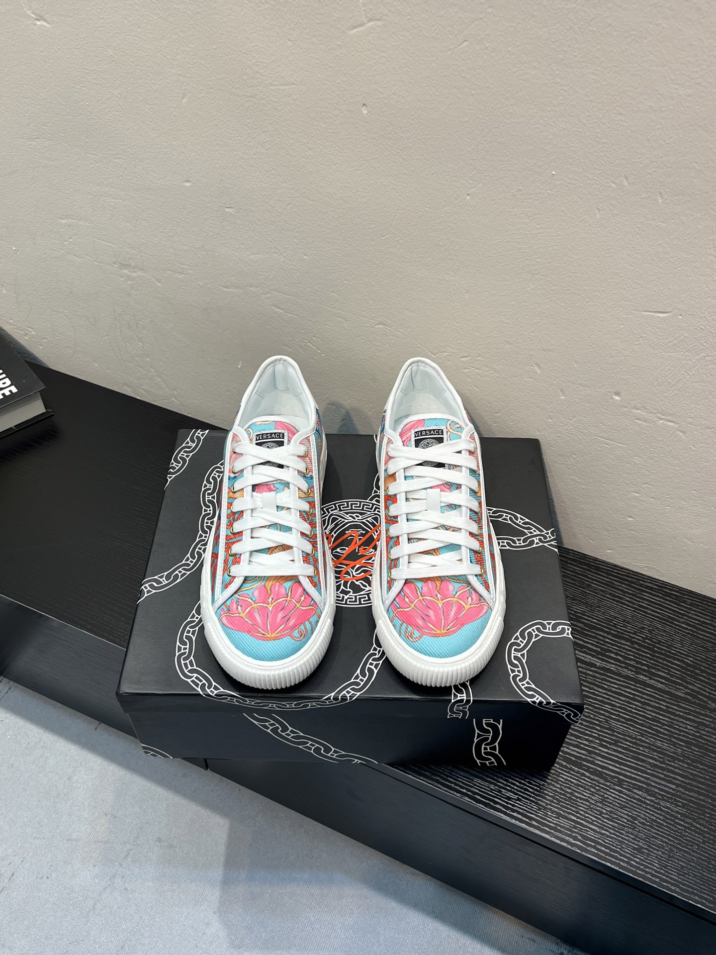 VERSACE Cyan & Pink Two-tone Casual Shoes - Image 3