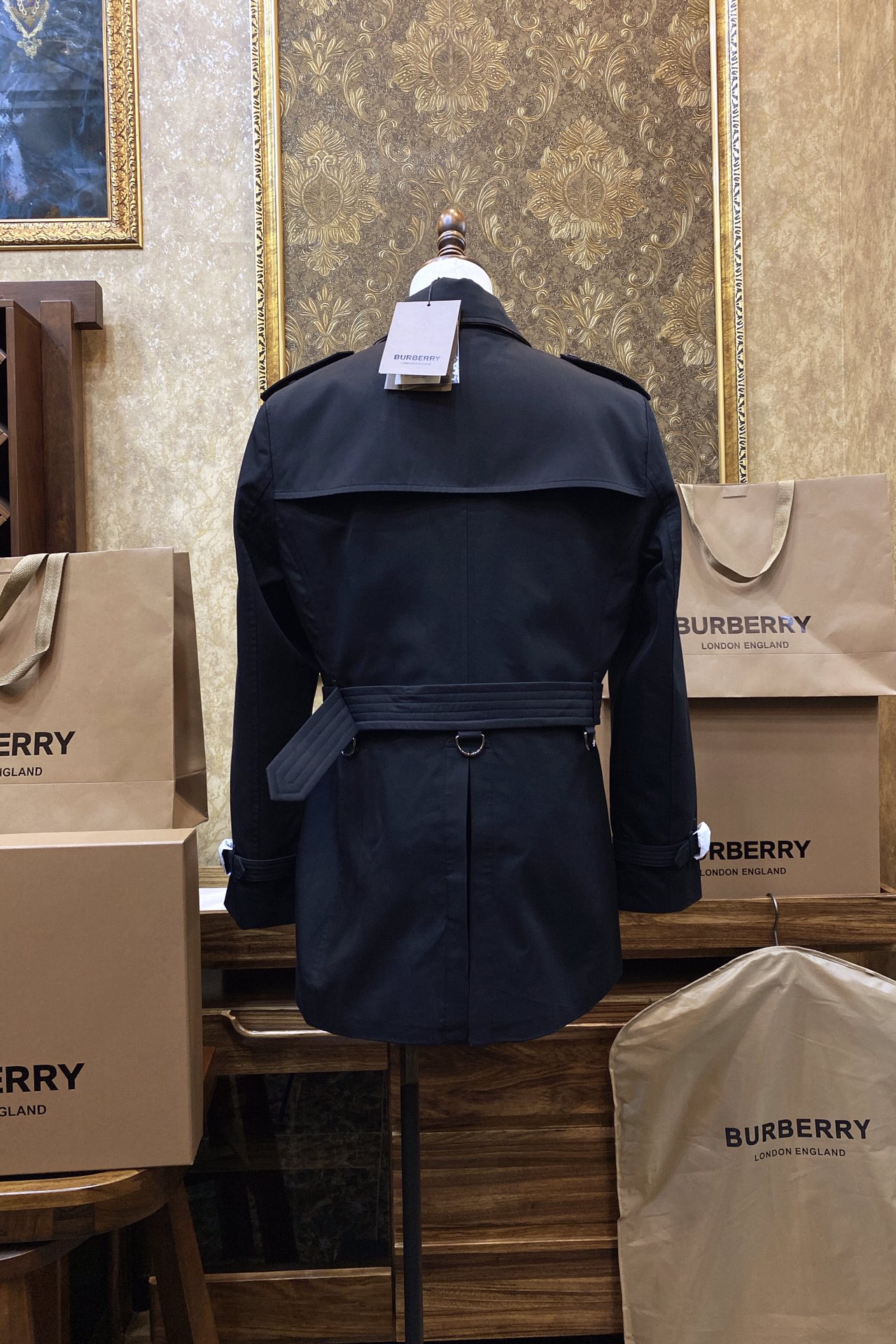 Burberry Black Short Trench Coat - Image 5