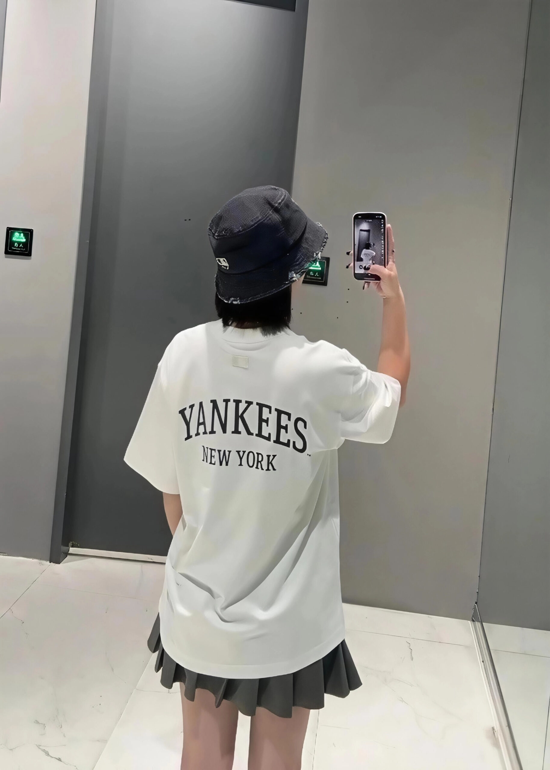 MLB Short Sleeve T-shirt - Image 5