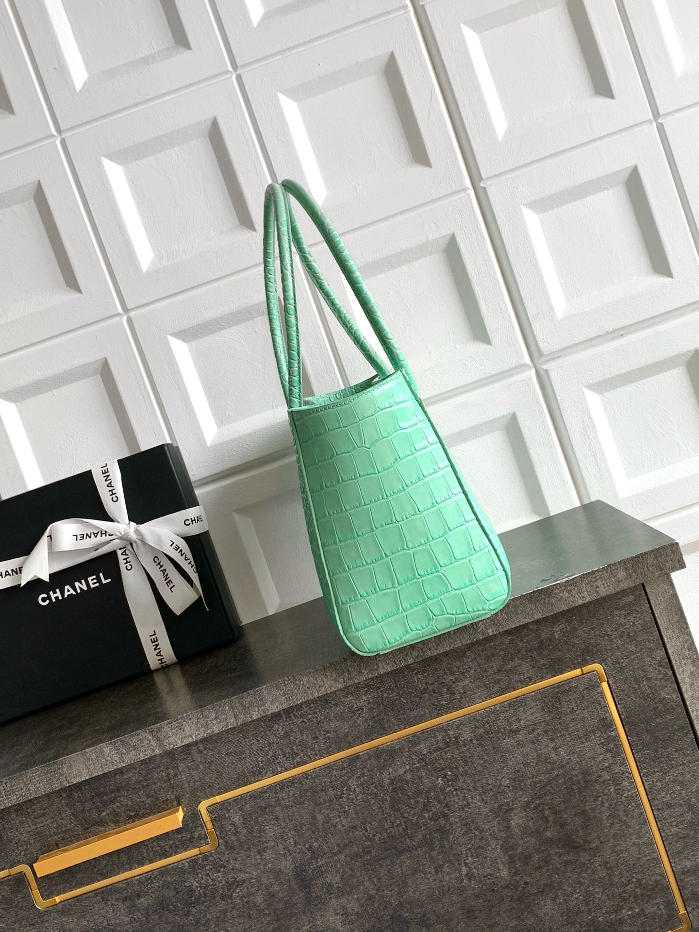 Coco Chanel Turquoise Crocodile Leather - Image 5