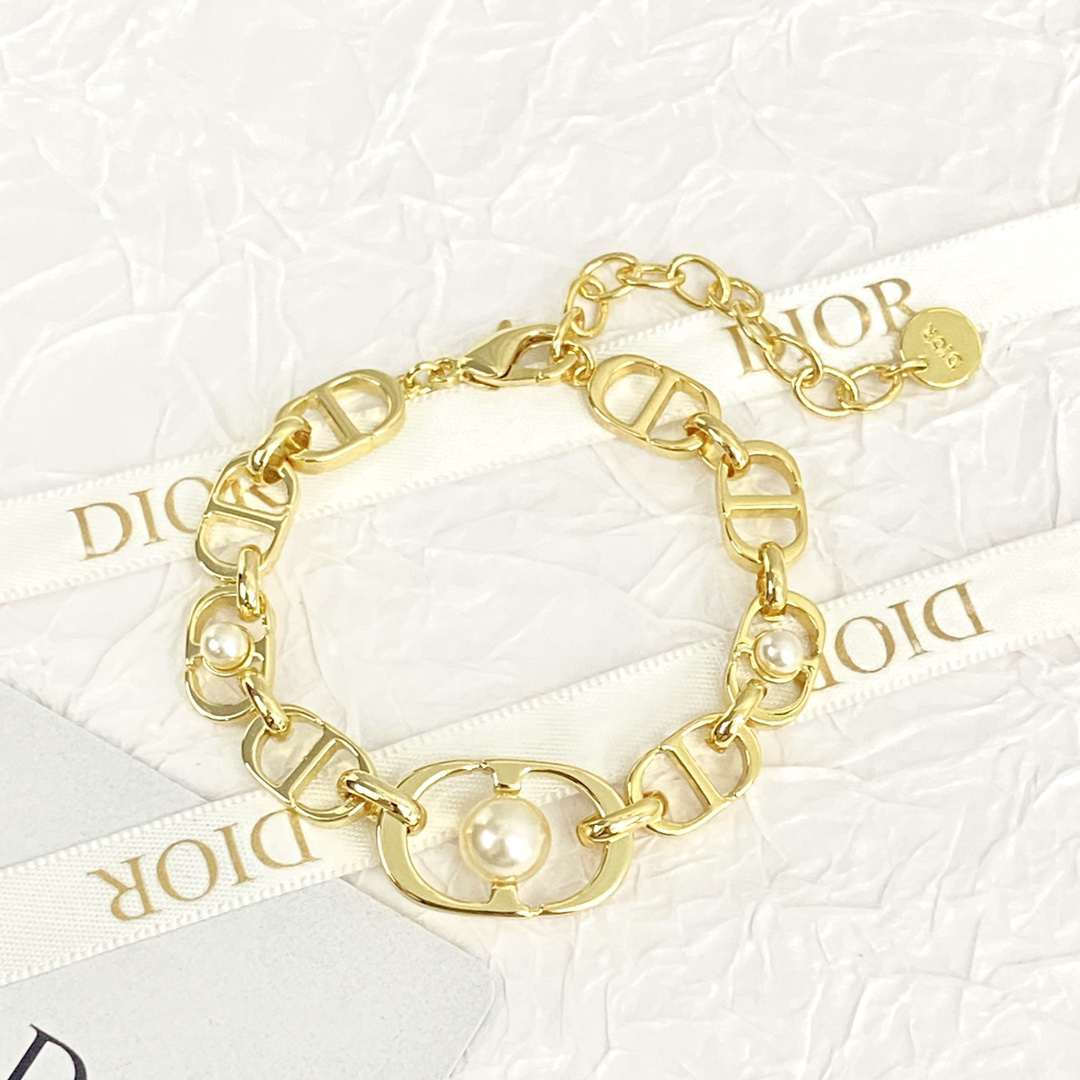 DIOR Golden Bracelet - Image 5