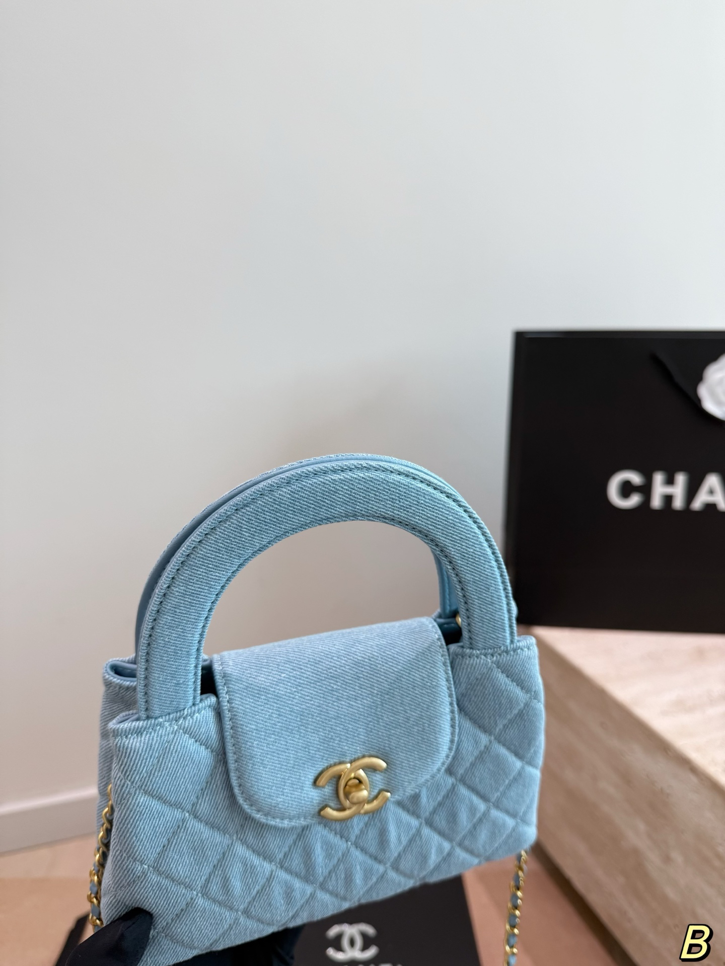Coco ChanelMini Handbag - Image 10