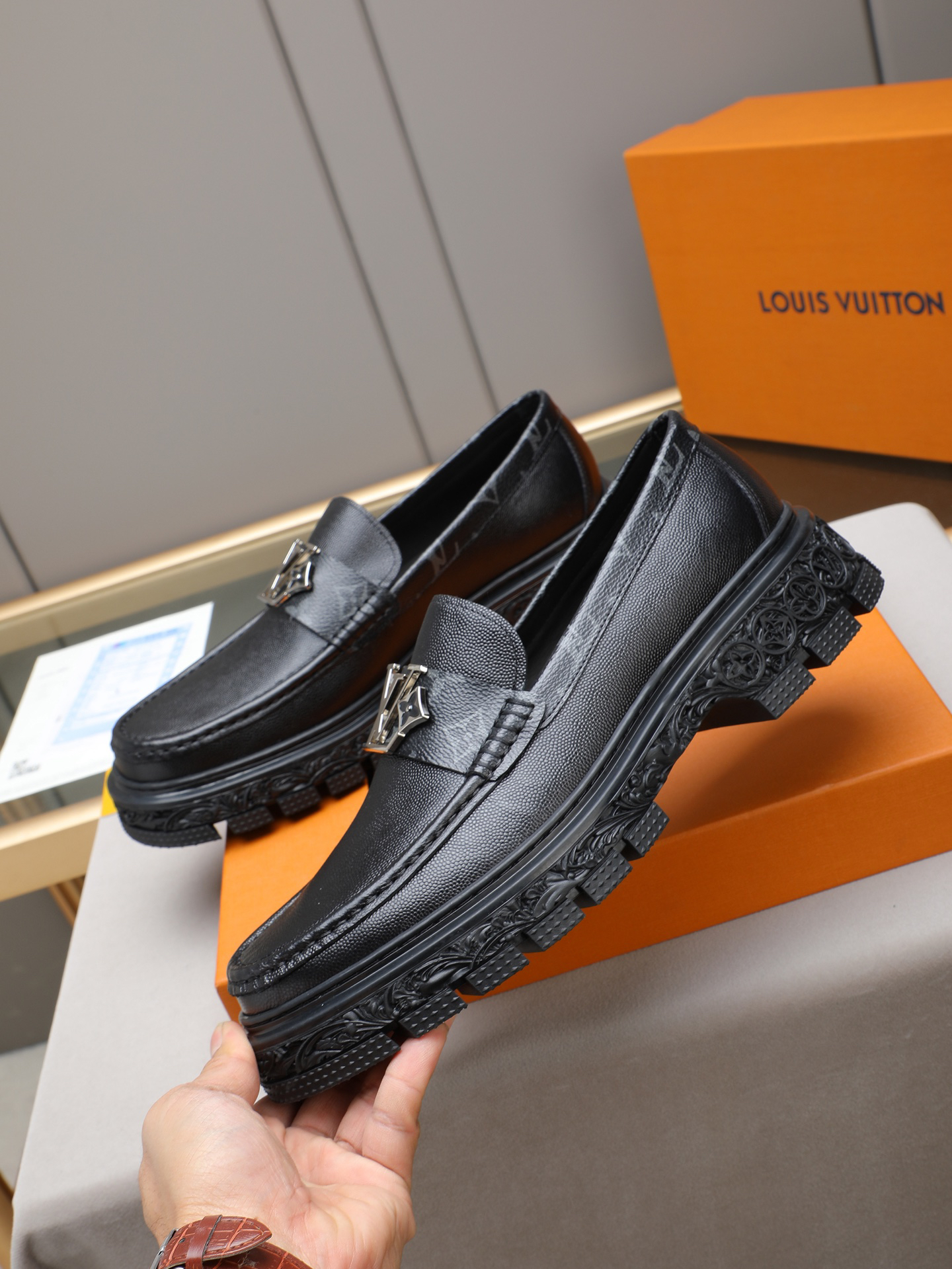 Louis Vuitton shoes - Image 5