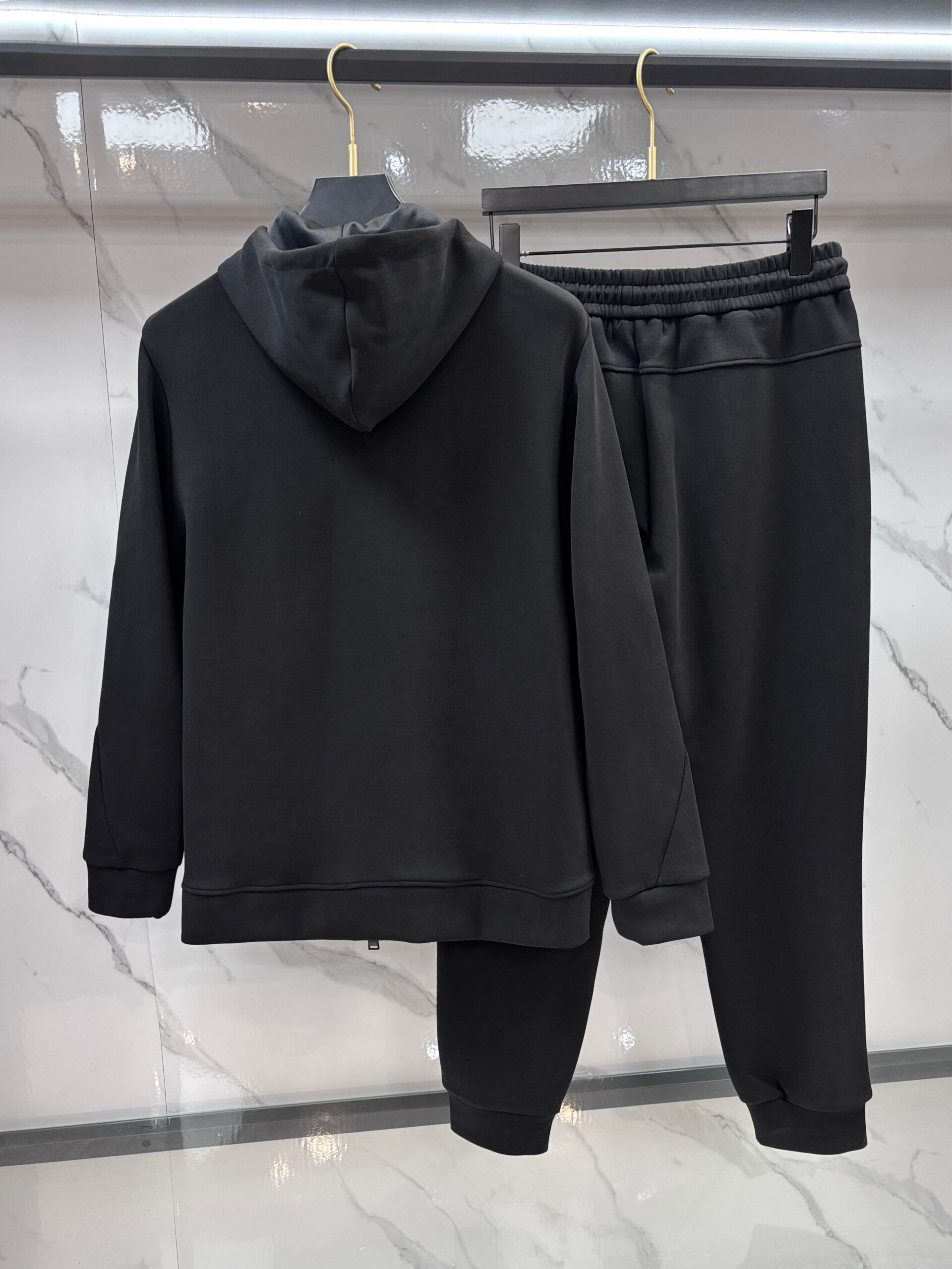 HUGO BOSSL Suit - Image 4