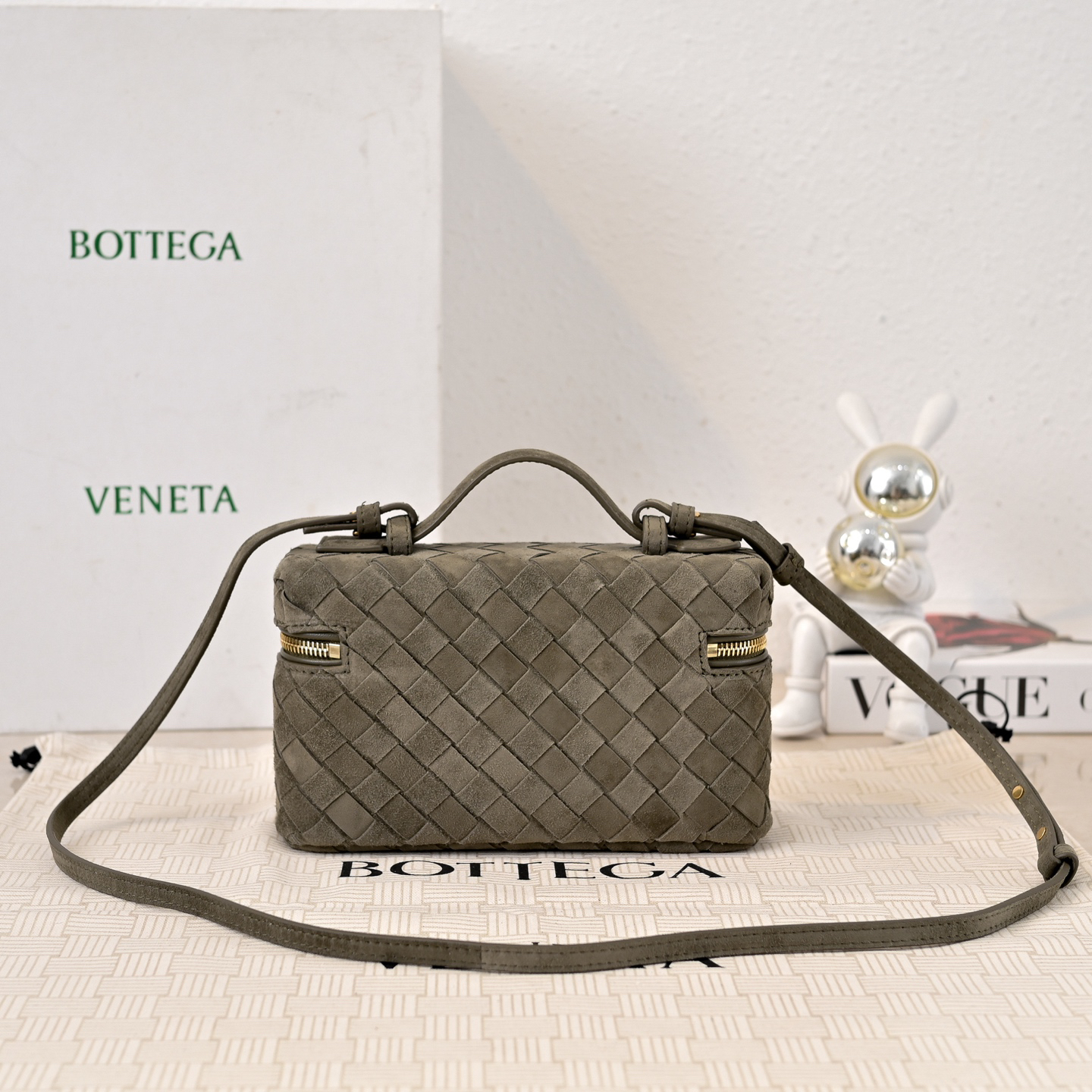 Vanity Case Suede Makeup Bag Dimensions: 22x12.5x5 cm - Image 4