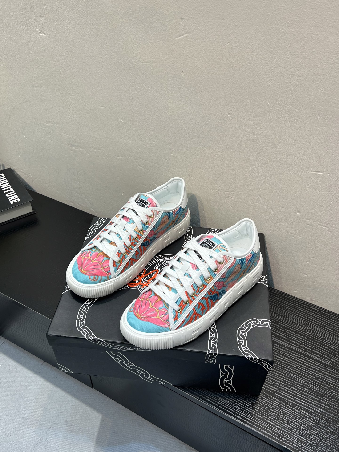 VERSACE Cyan & Pink Two-tone Casual Shoes - Image 4