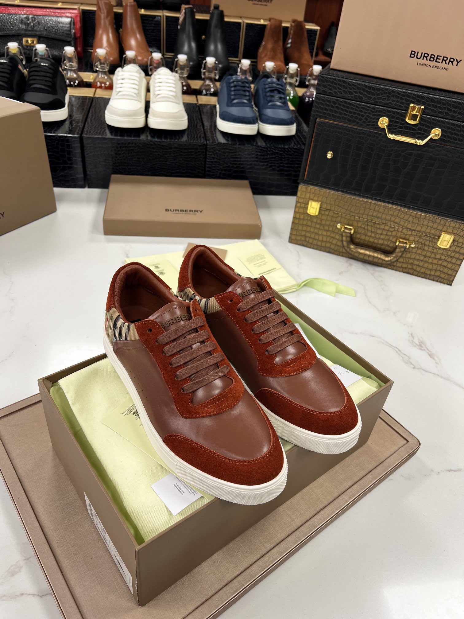 Burberry Maroon Leather Shoes - Image 6
