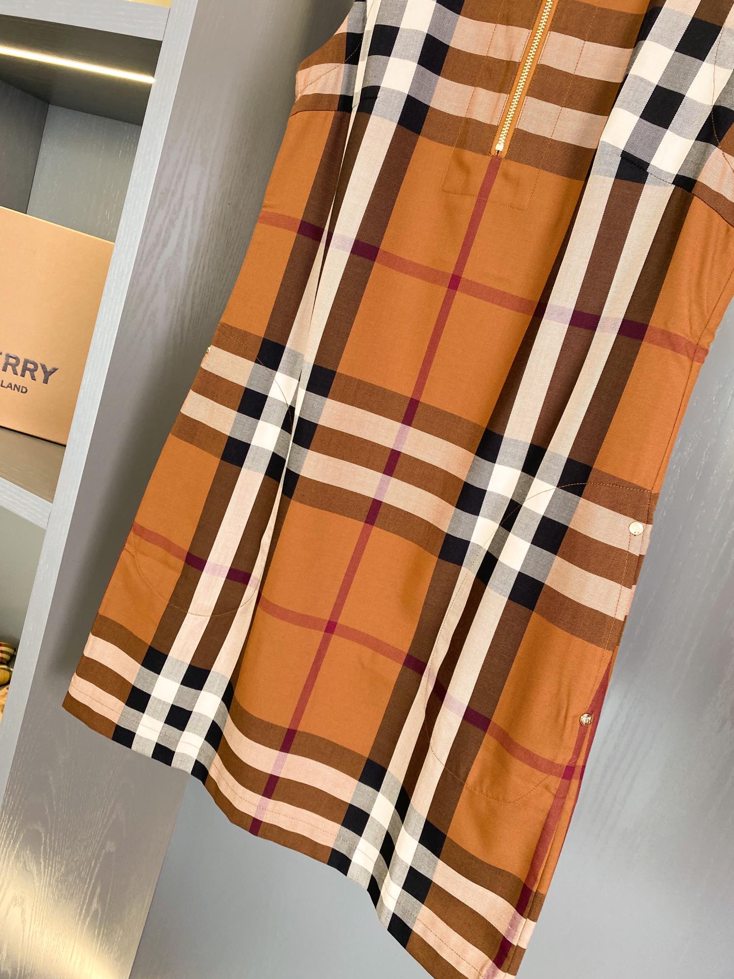 Burberry dress - Image 5