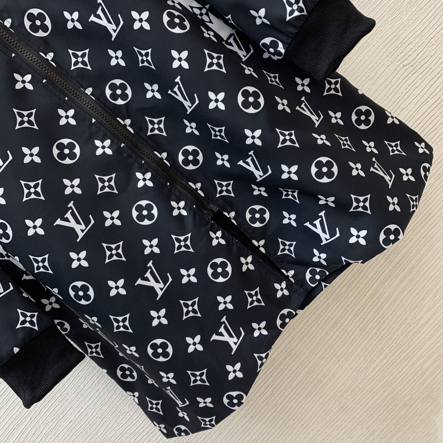 LV dress - Image 4