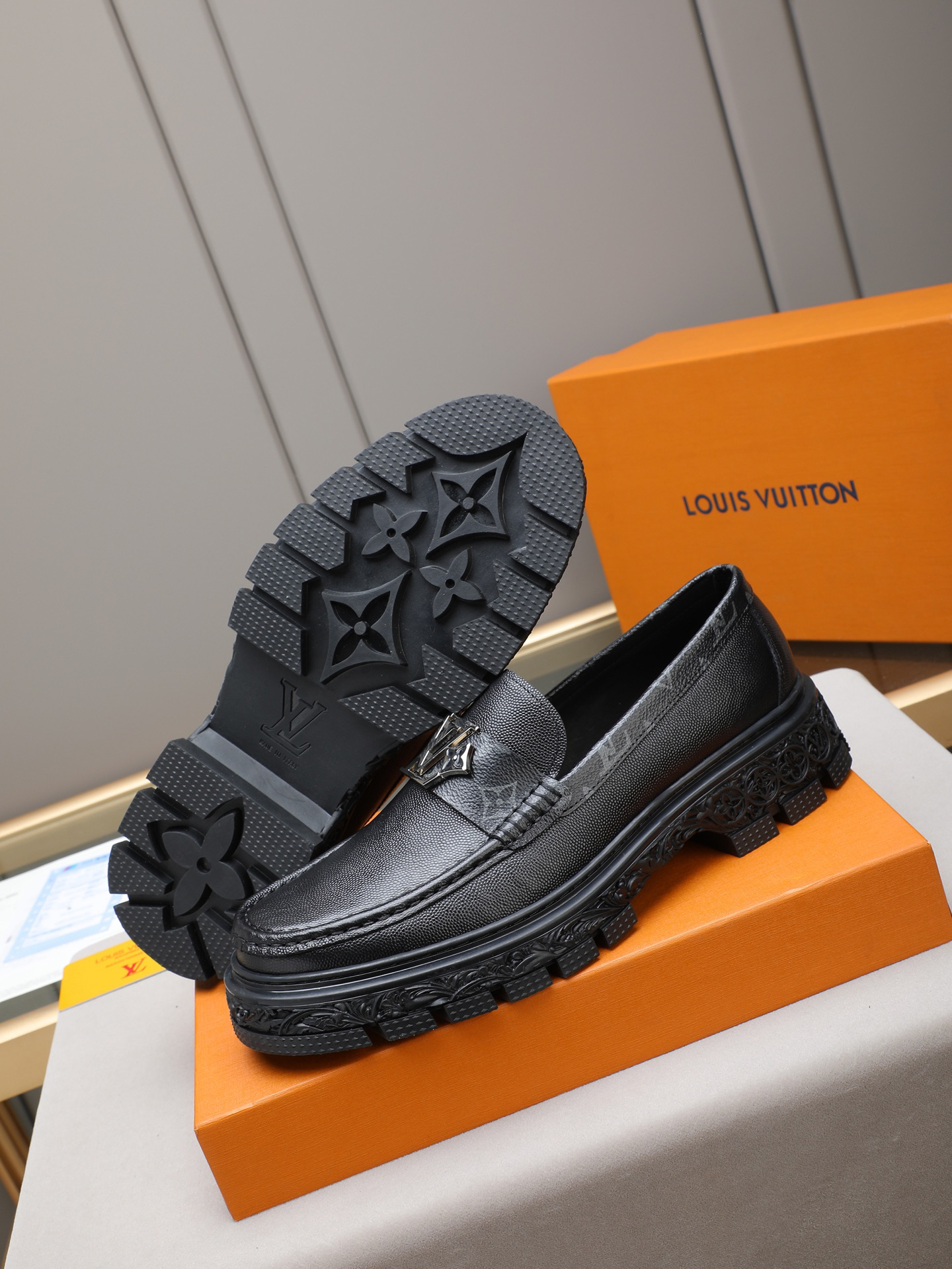 Louis Vuitton shoes - Image 6