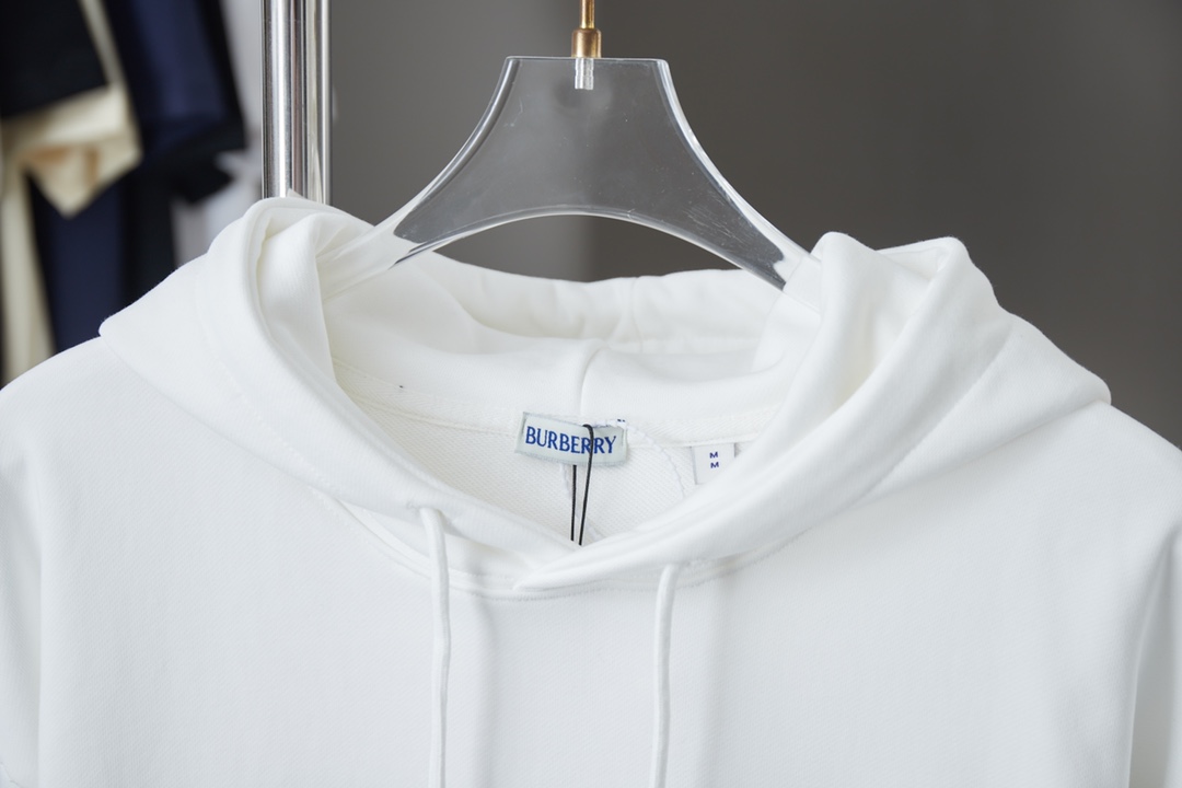 Burberry Hoodie - Image 4