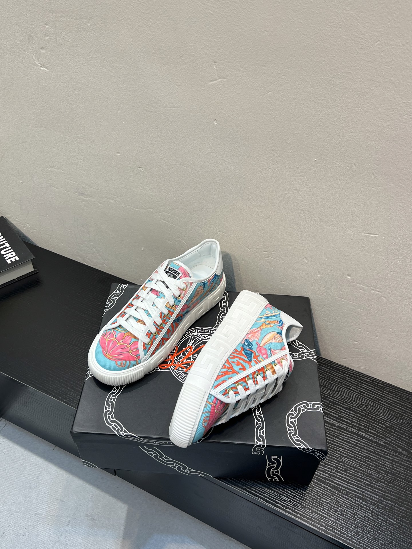 VERSACE Cyan & Pink Two-tone Casual Shoes - Image 5