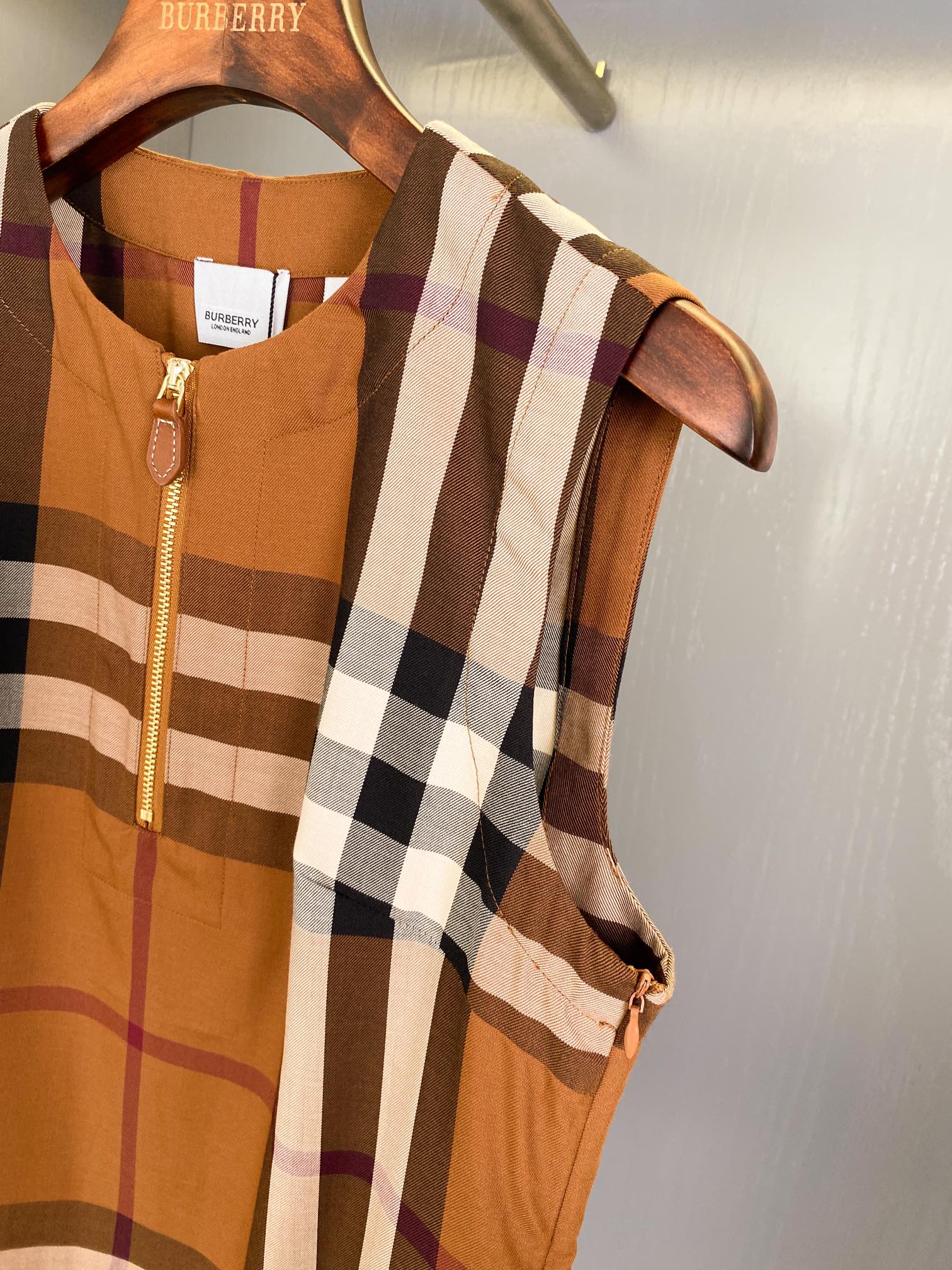 Burberry dress - Image 6