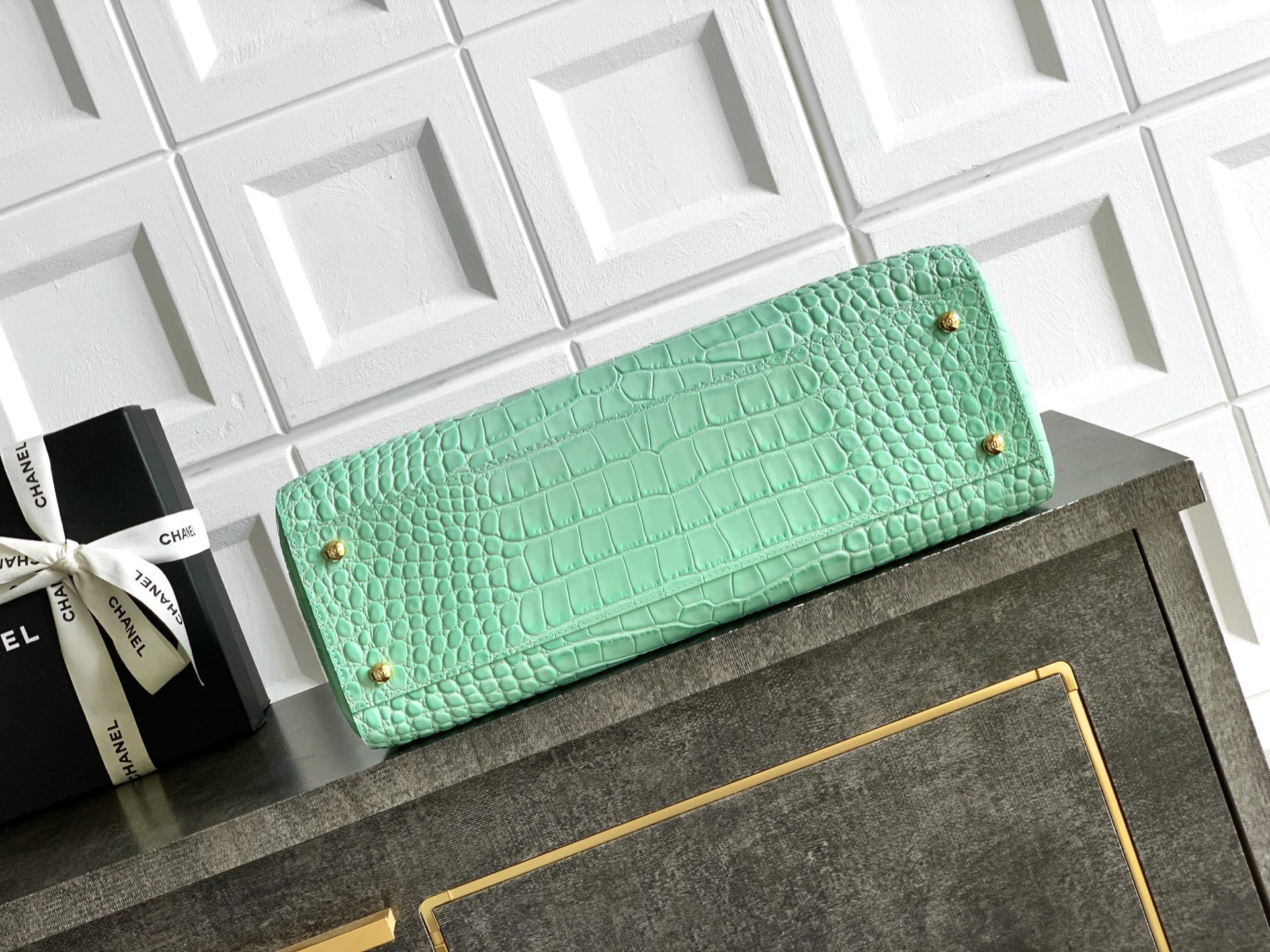 Coco Chanel Turquoise Crocodile Leather - Image 7