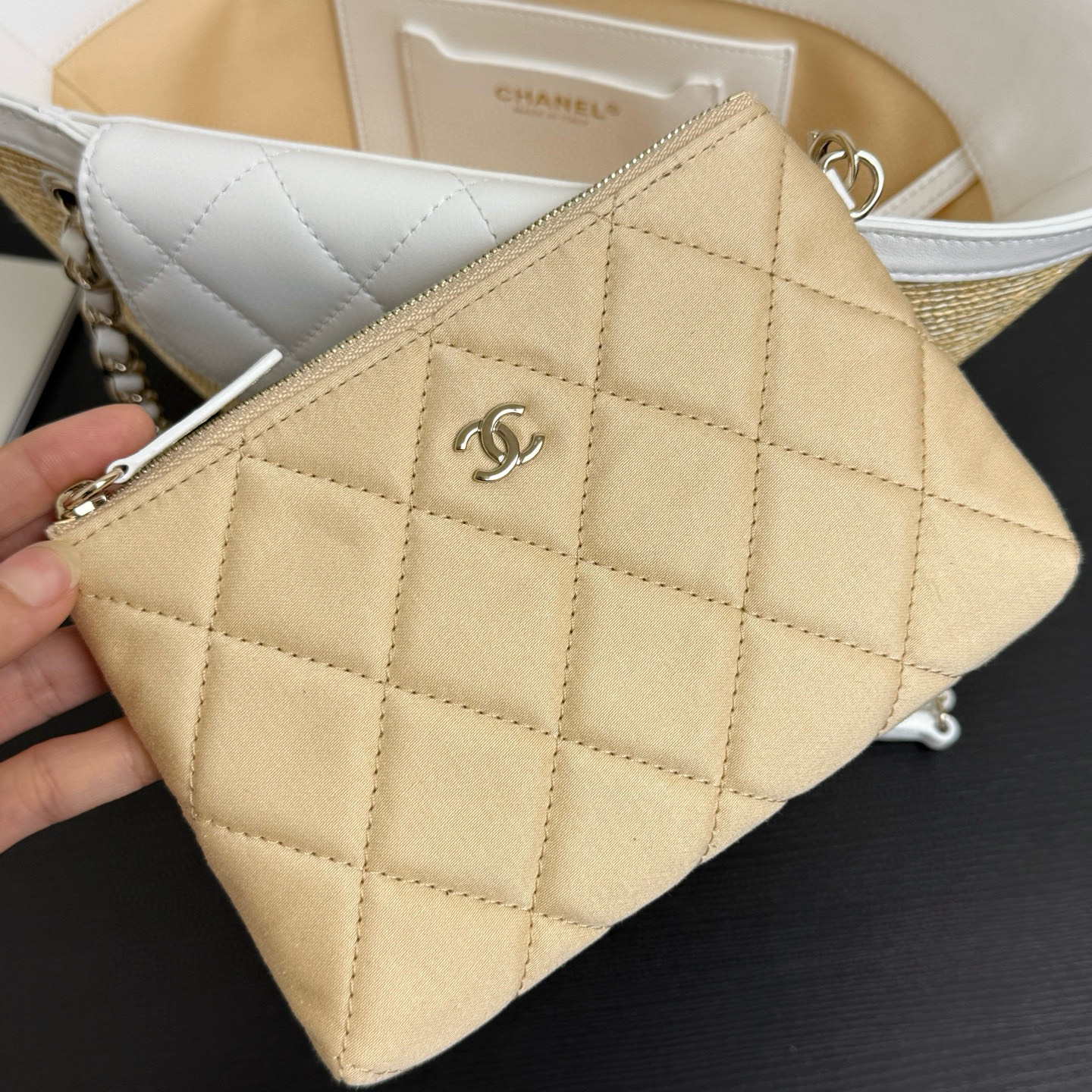 Gucci Shoulder Bag - Image 8