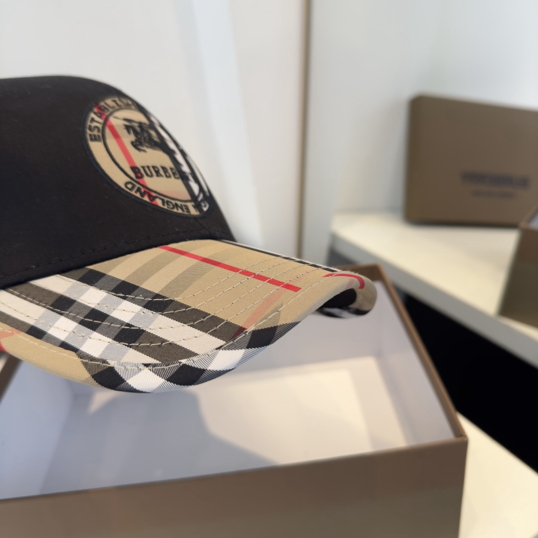 BURBERRY Sun Visor Baseball Cap - Image 6
