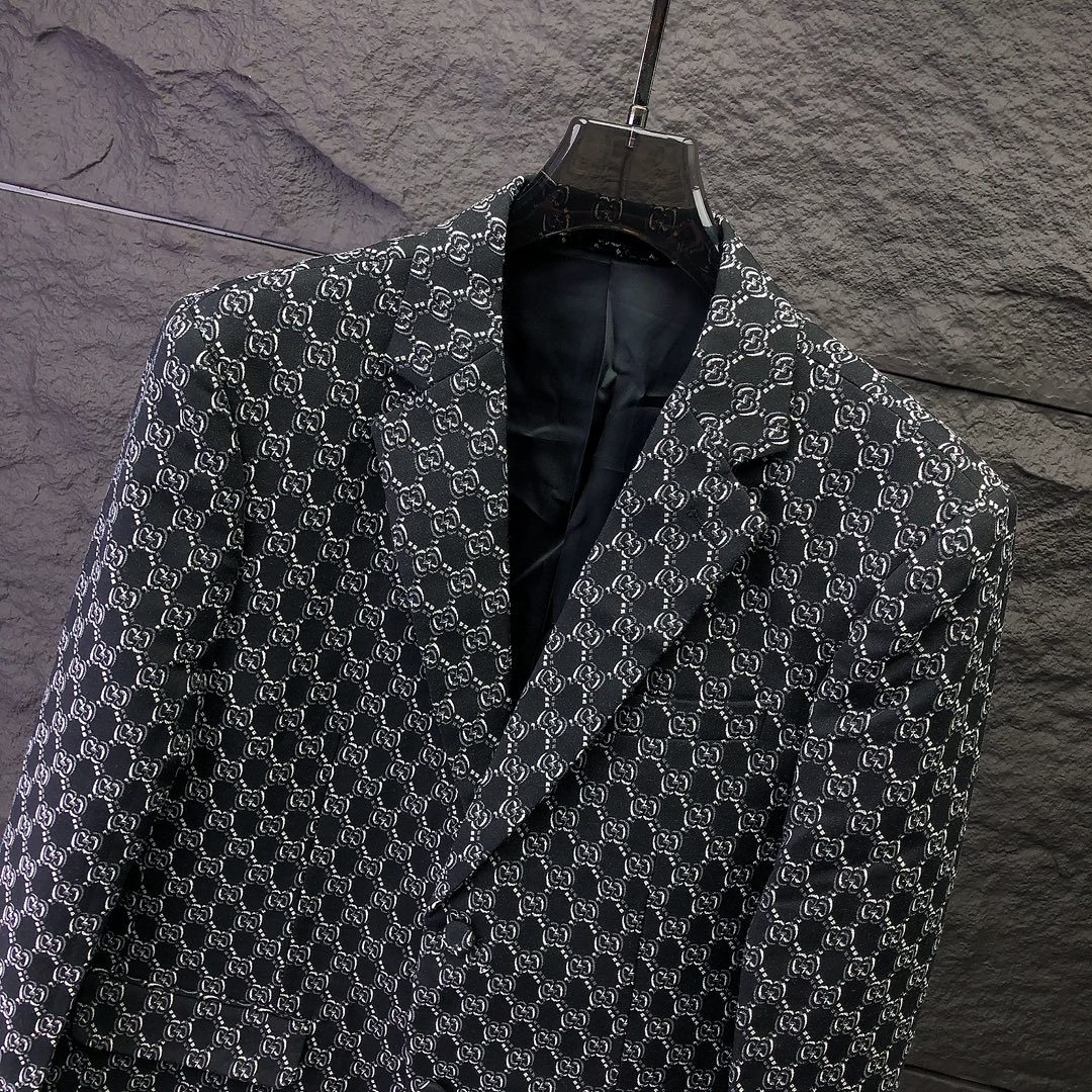 Gucci Tailored Suit - Image 5