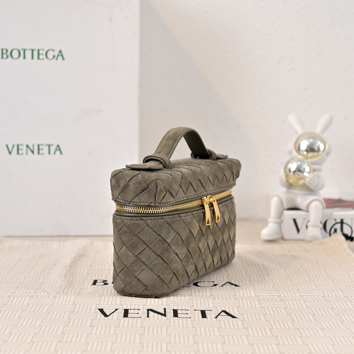 Vanity Case Suede Makeup Bag Dimensions: 22x12.5x5 cm - Image 6