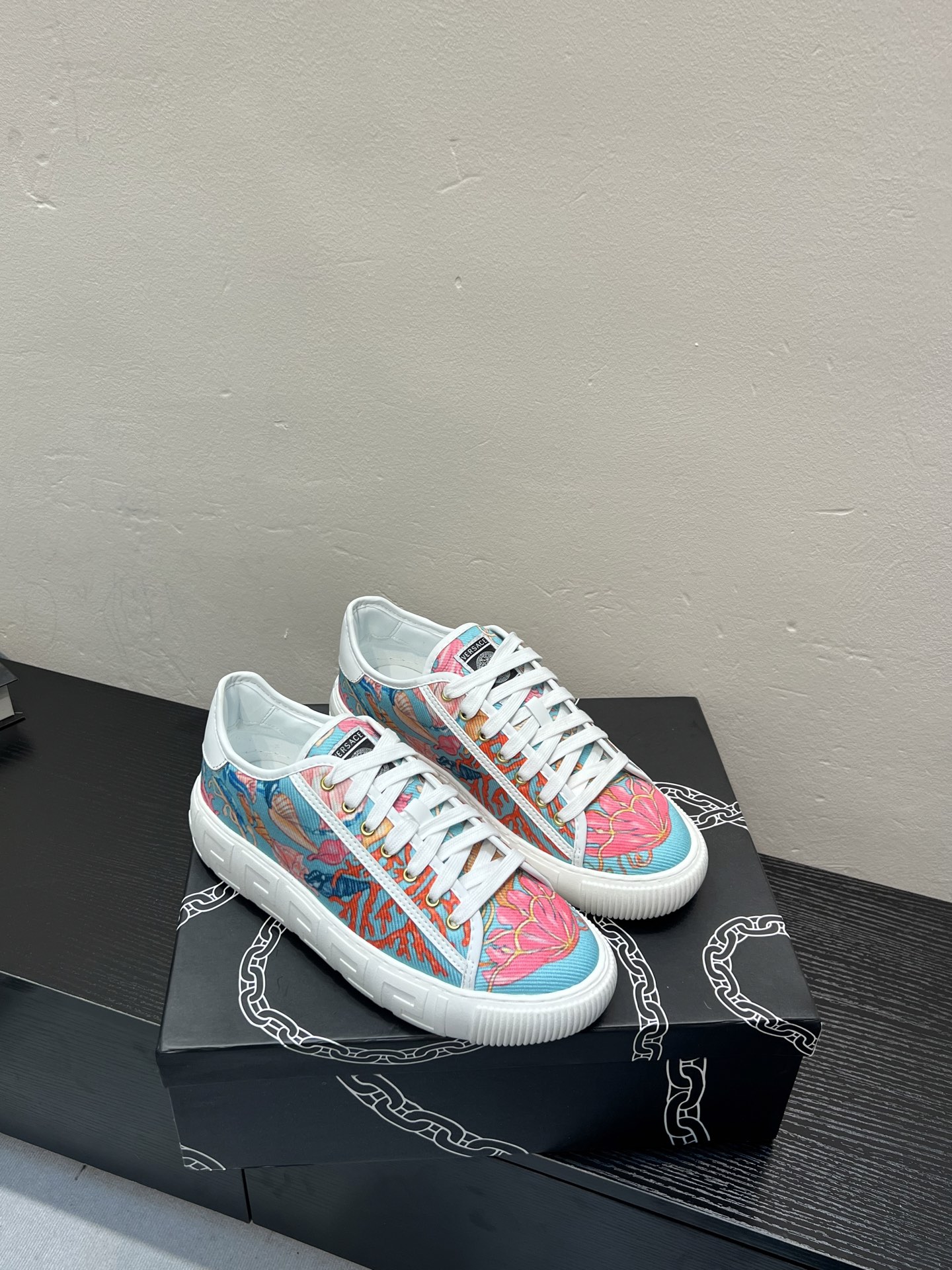 VERSACE Cyan & Pink Two-tone Casual Shoes - Image 6