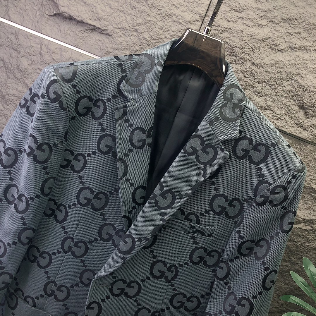Gucci Tailored Suit - Image 5