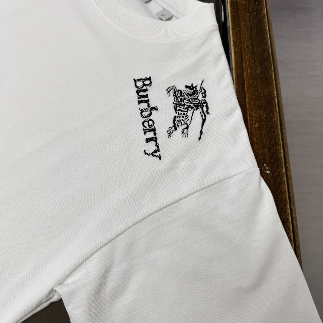 Burberry Short Sleeve T-shirt - Image 7