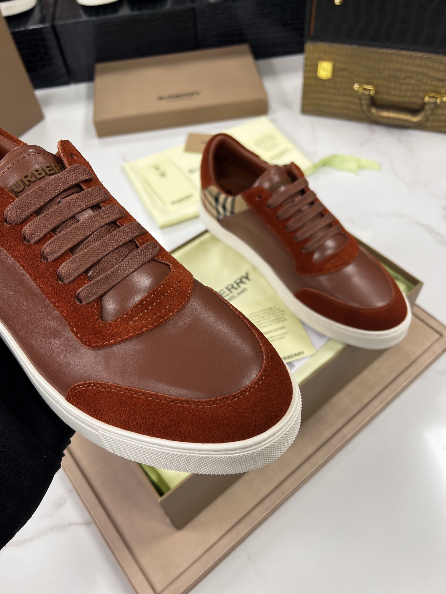 Burberry Maroon Leather Shoes - Image 8