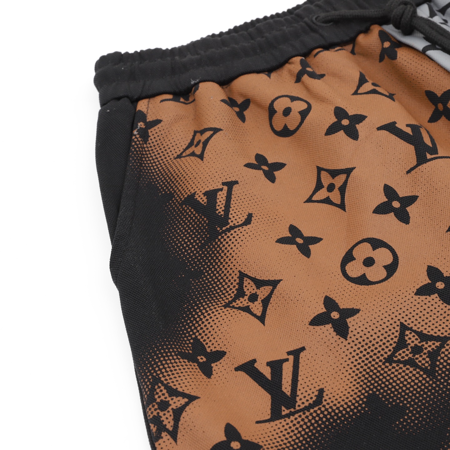 Louis Vuitton Kids shorts - Image 6