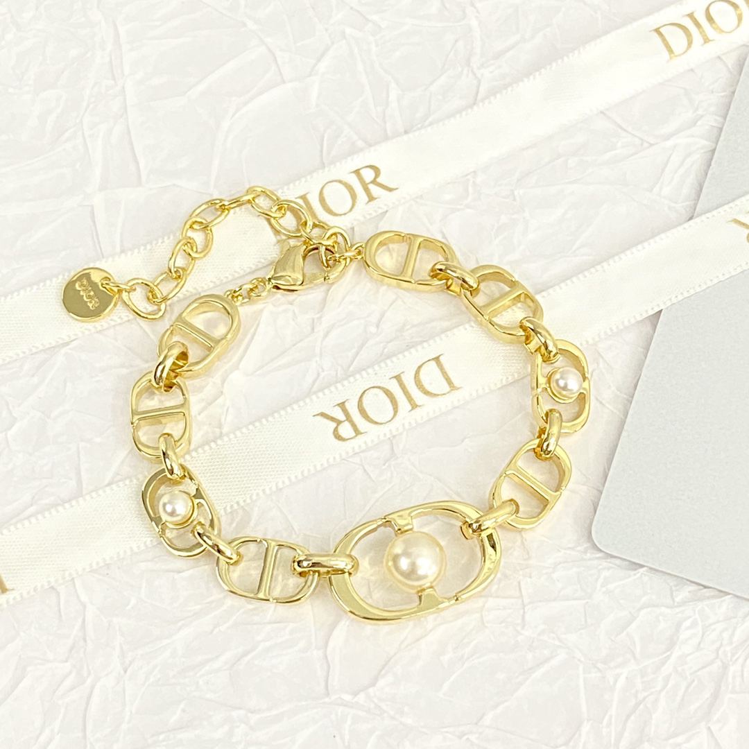 DIOR Golden Bracelet - Image 3