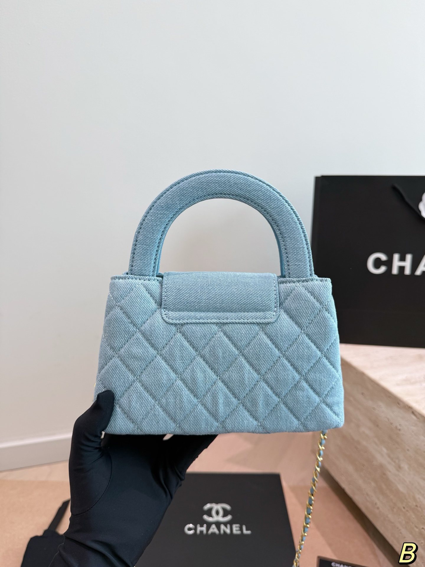 Coco ChanelMini Handbag - Image 4