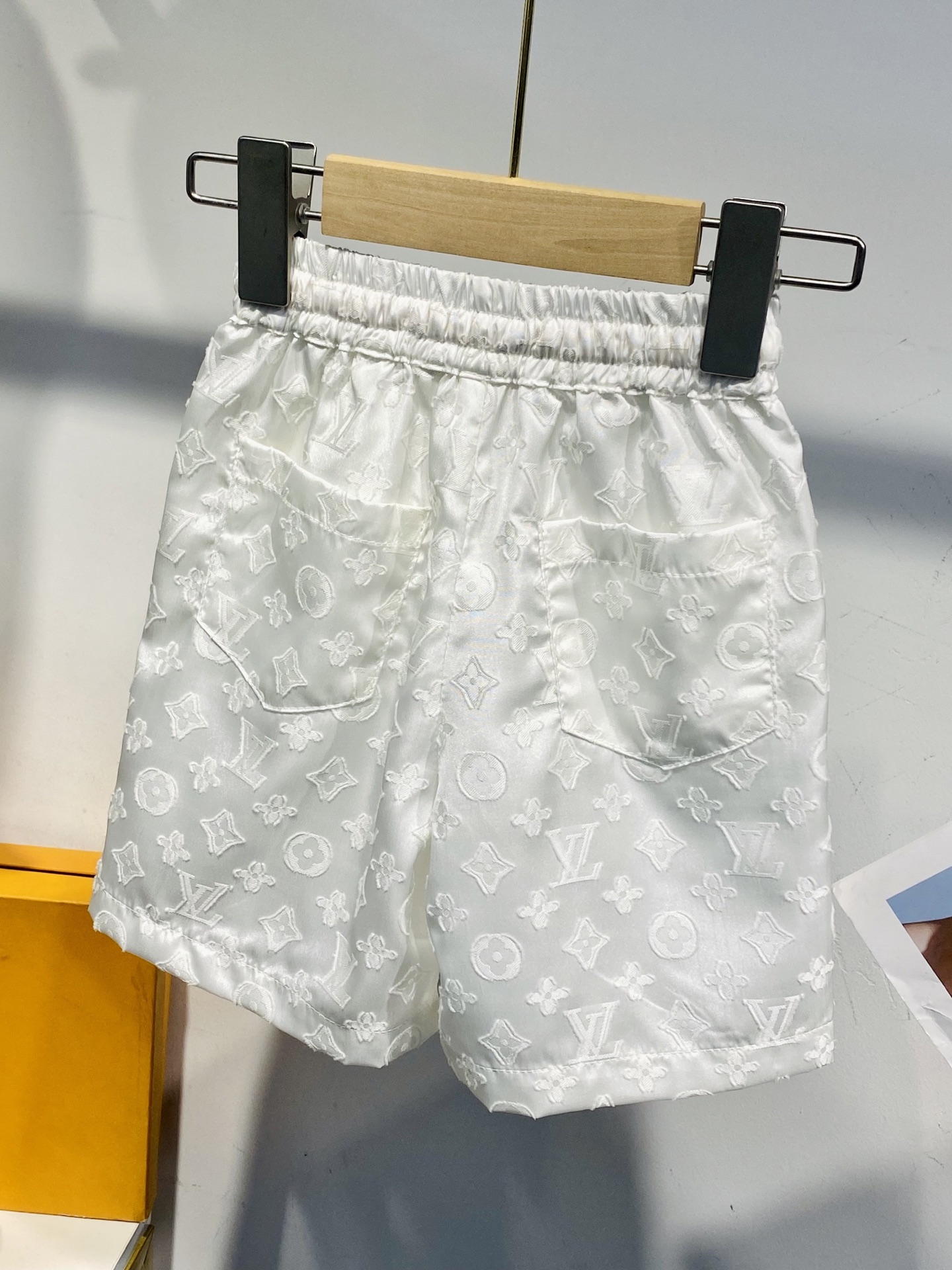 lv Kids shorts - Image 4