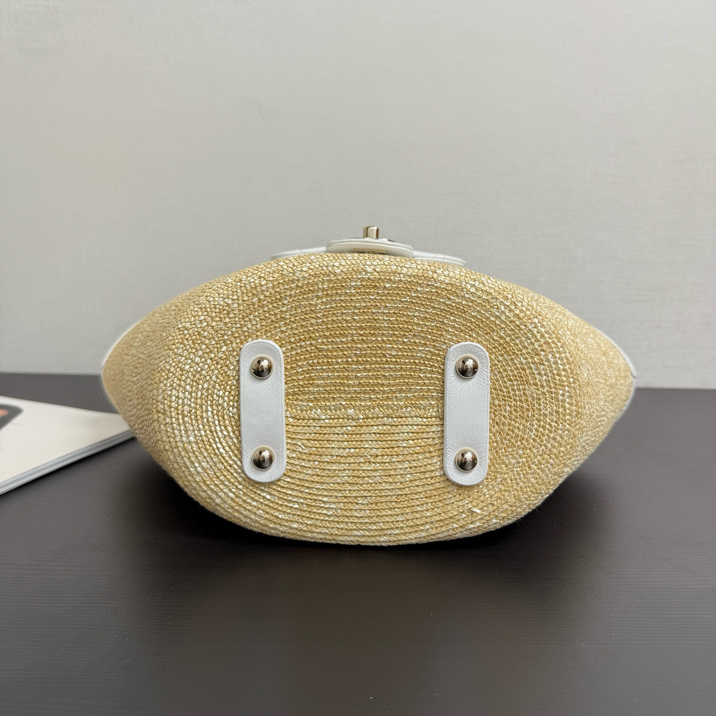 Gucci Shoulder Bag - Image 9