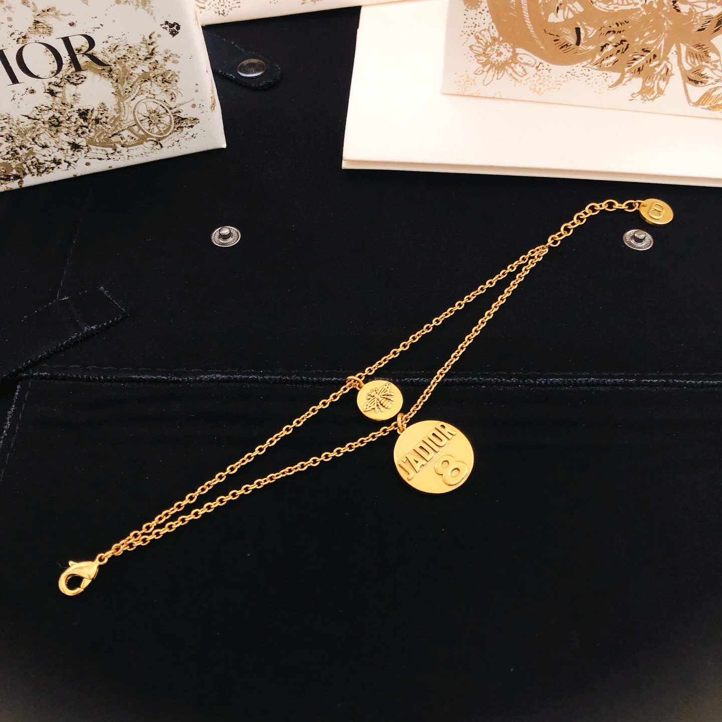 DOIR Golden Bracelet - Image 4