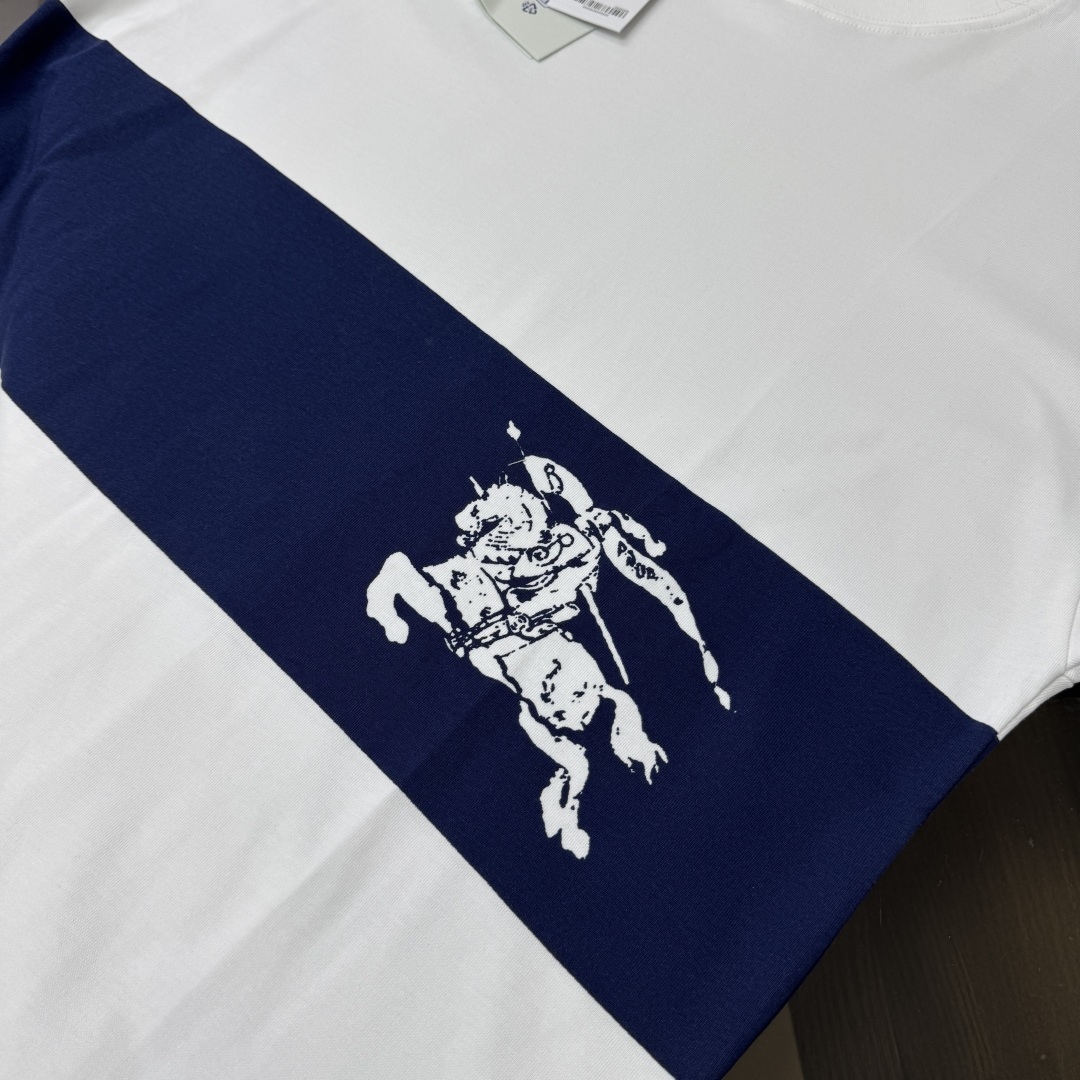 Burberry T-shirt - Image 2