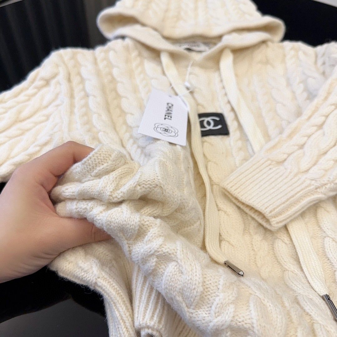 Chanel Kids hoodie - Image 3
