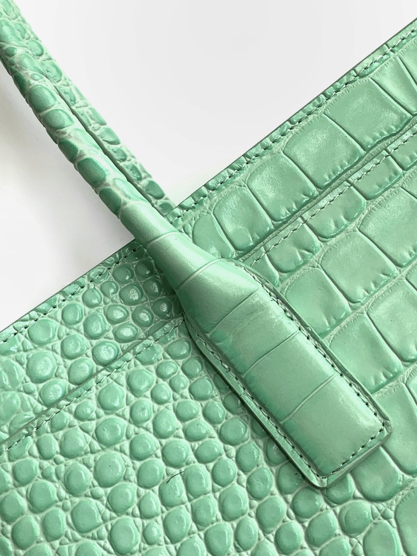 Coco Chanel Turquoise Crocodile Leather - Image 9