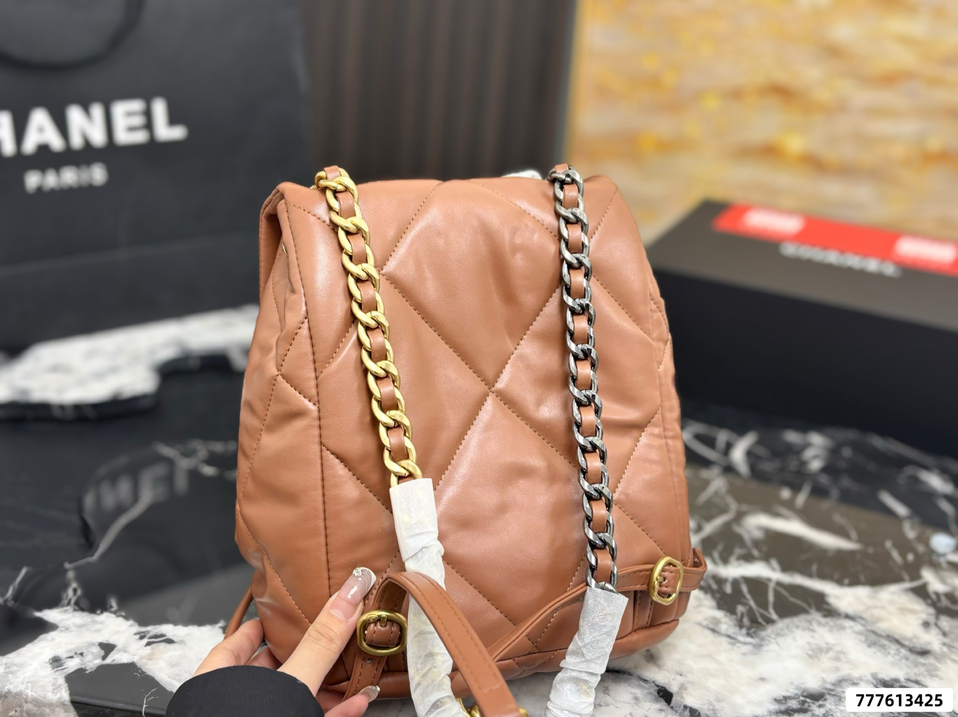 Coco Chanel Crocodile leather crossbody bag - Image 8