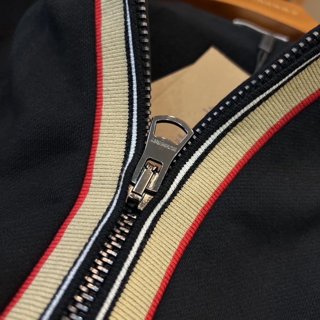 BURBERRY Black Long Sleeve Hooded Jacket - Image 7