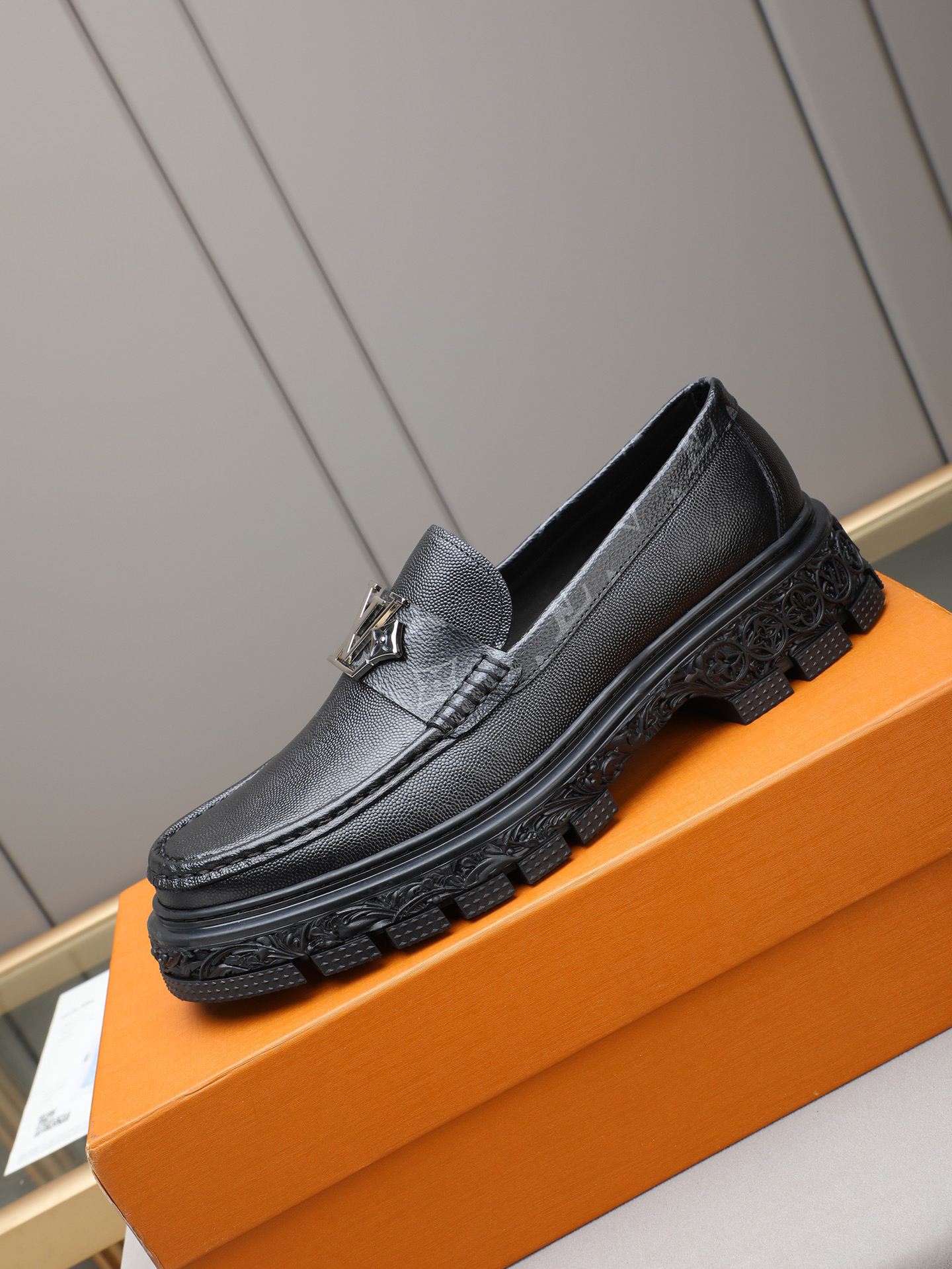 Louis Vuitton shoes - Image 9