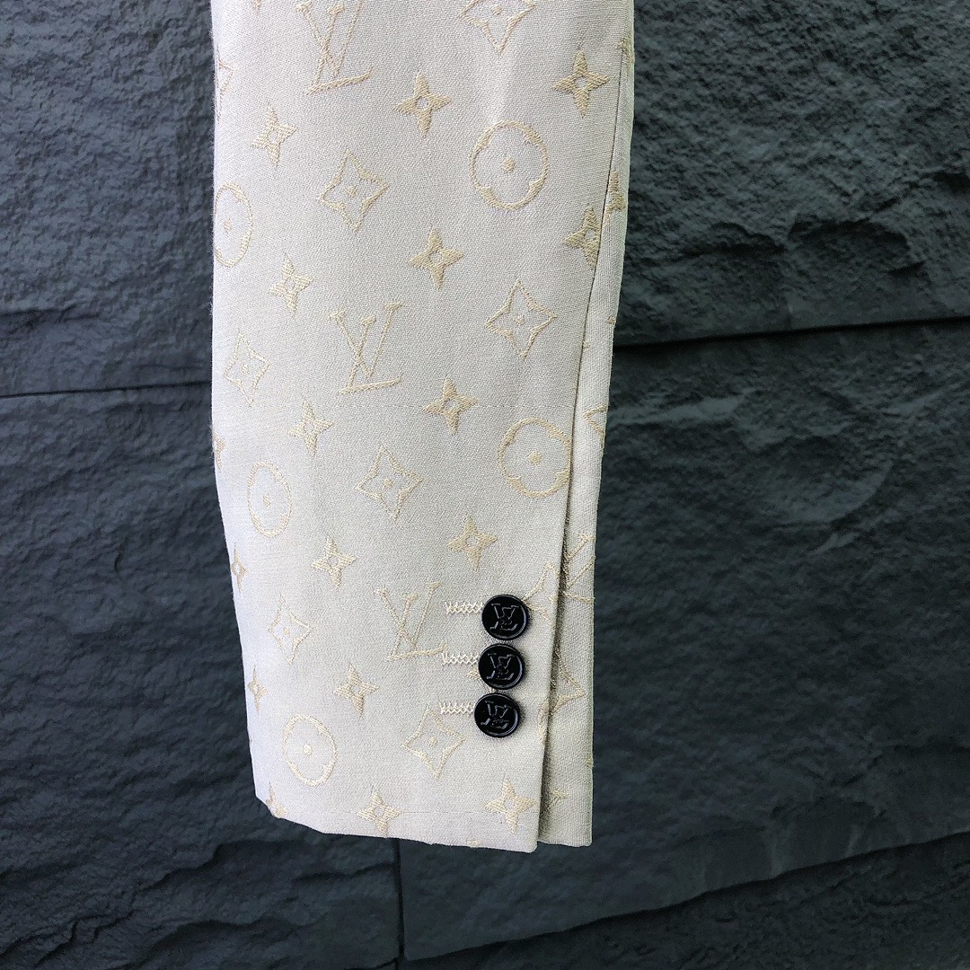 Gucci Tailored Suit - Image 8
