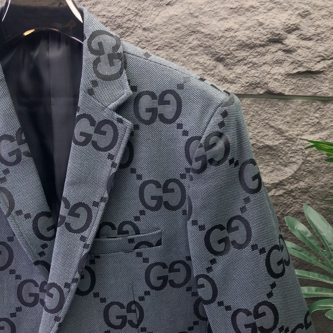 Gucci Tailored Suit - Image 7