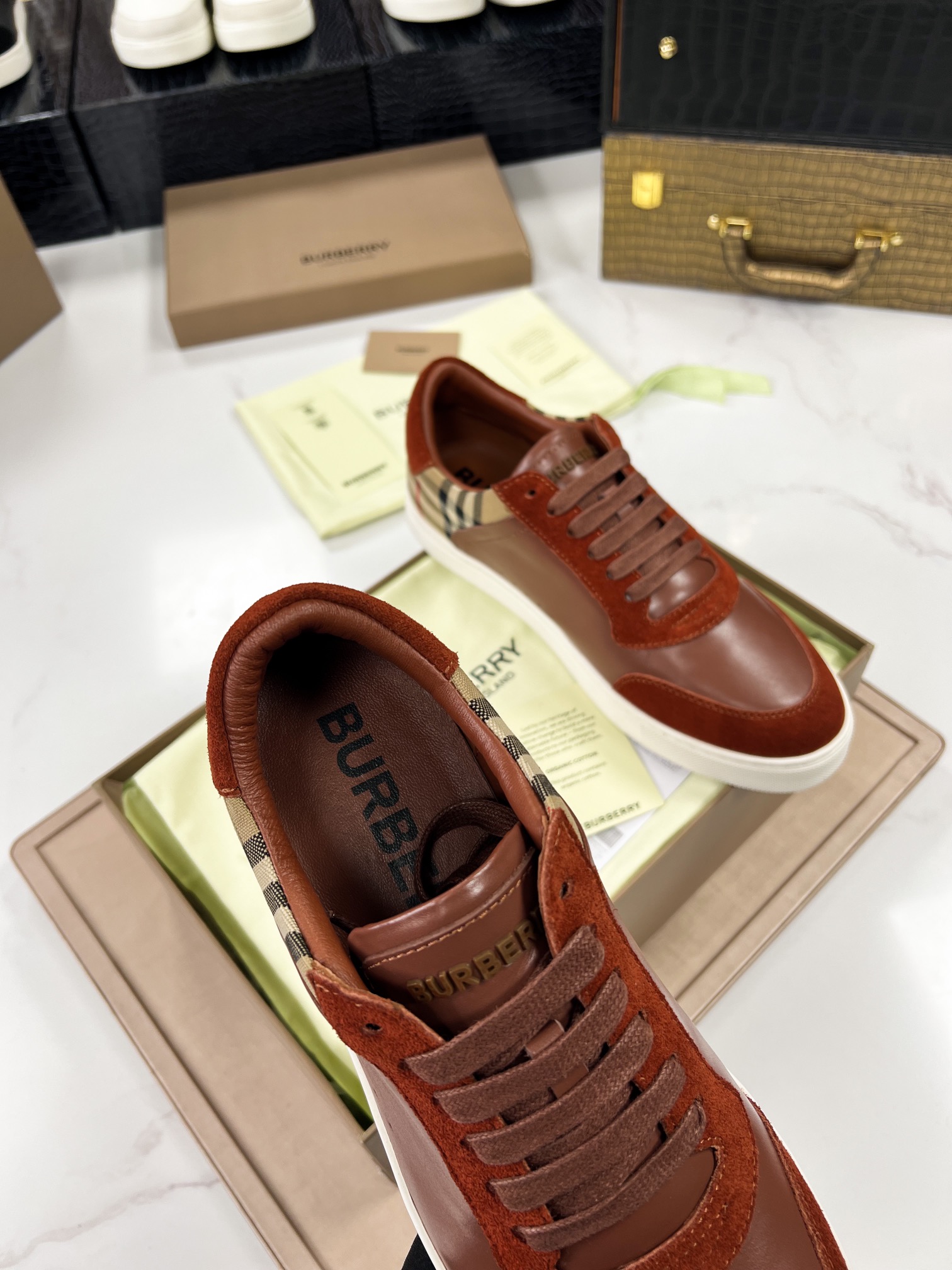 Burberry Maroon Leather Shoes - Image 10