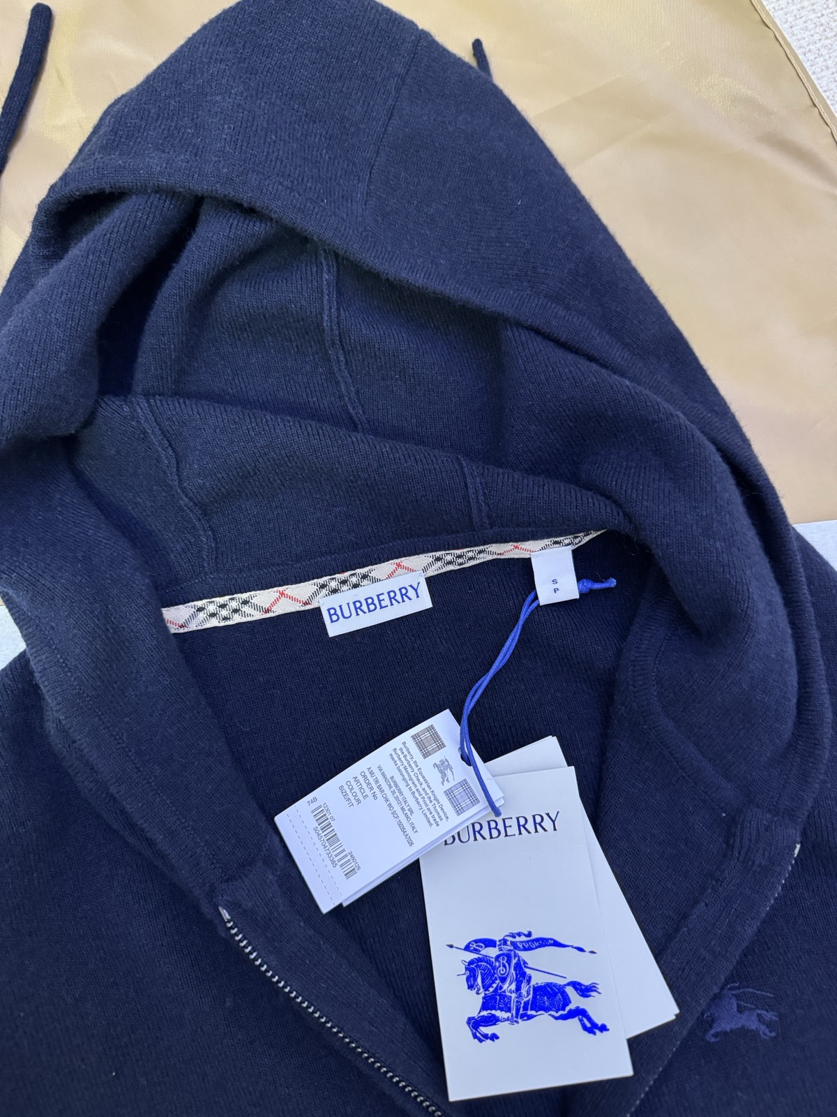 BURBERRY Long Sleeve Hooded Jacket - Image 9